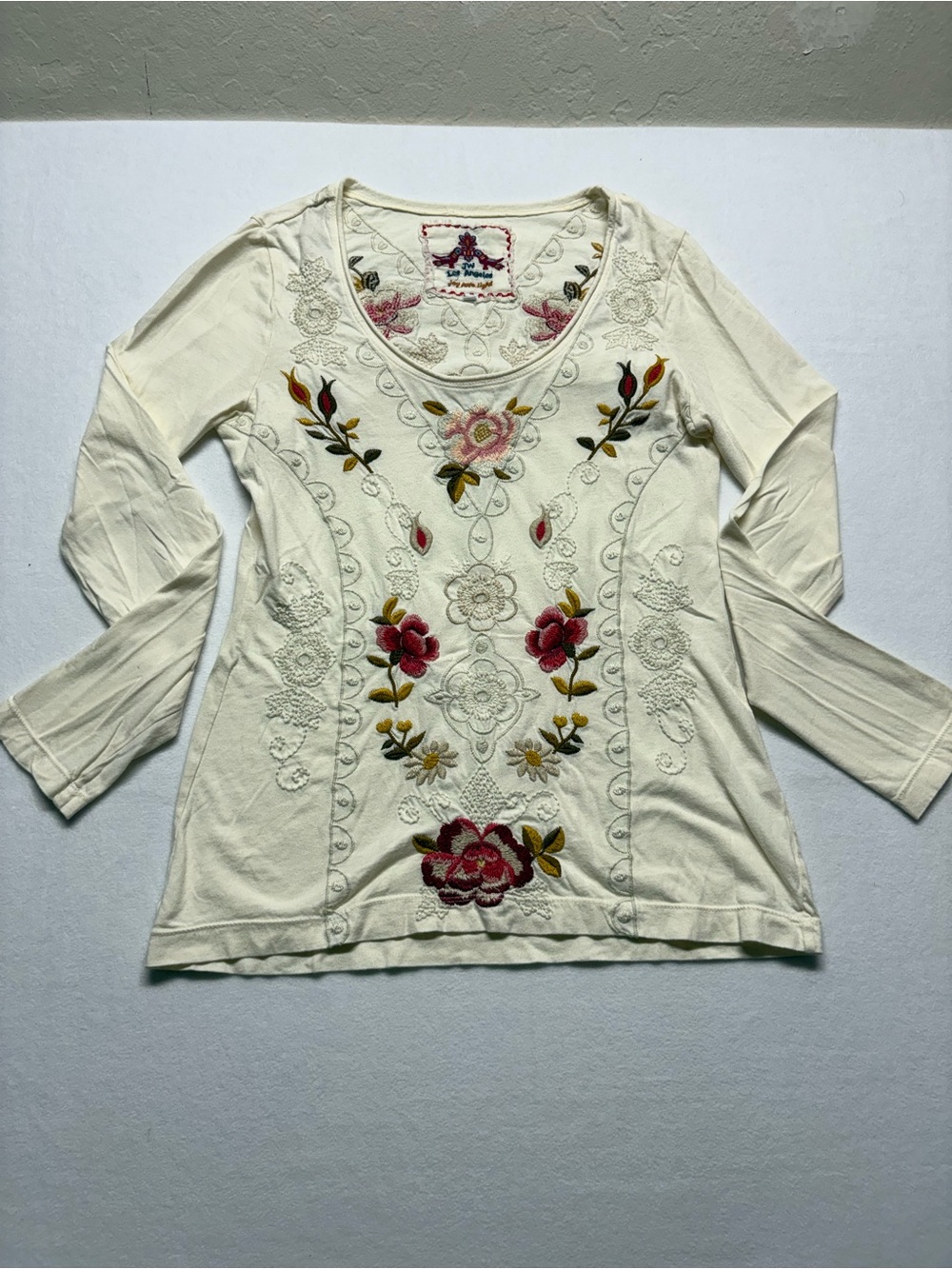 Johnny Was Flores Long Sleeve
Scoop Neck T-Shirt
Embroidered Medium Joy Love - Picture 2 of 8